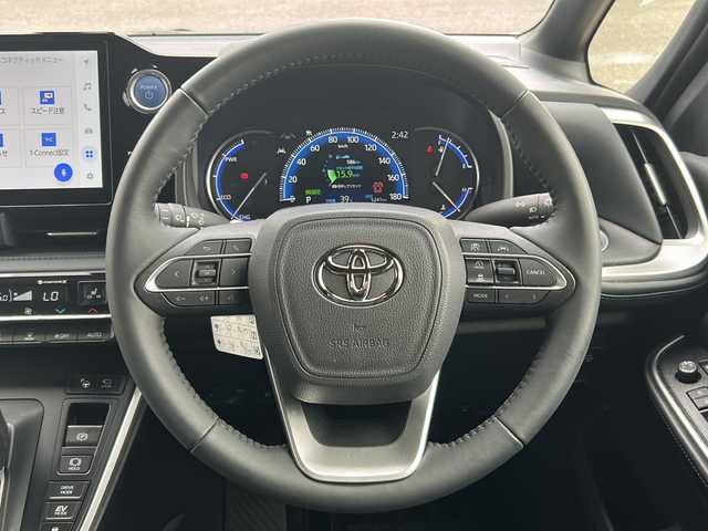 トヨタ ヴォクシー ハイブリッド S－Z 岐阜県 2022(令4)年 0.6万km ホワイトパールクリスタルシャイン /ワンオーナー//メーカーOP 10.5インチディスプレイオーディオPlus/(AppleCarPlay/AndroidAuto/Miracast/BT/USB)//メーカーOP フルセグTV・CD.DVDデッキ//メーカーOP ビルトインＥＴＣ２.０//メーカーOP プロジェクター式LEDヘッドランプ/(LEDターンランプ/LEDクリアランスランプ)/(オートレベリング機能/デイライト機能付)/(アダプティブハイビームシステム)//メーカーOP トヨタチームメイト/(アドバンスドパーク『リモート機能付』)/(パーキングサポートブレーキ『周囲静止物』)//メーカーOP パノラミックビューモニター/(パーキングサポートブレーキ『後方歩行者』)//メーカーOP ユニバーサルステップ//メーカーOP ドライビングサポートPkg/(カラーヘッドアップディスプレイ/デジタルインナーミラー)//メーカーOP 快適利便Pkg(High)/(ハンズフリーデュアルパワースライドドア)/(パワーバックドア/ナノイーX/ステアリングヒーター)//モデリスタエアロパーツセットB/(フロントスポイラー/サイドスカート/リアスカート)/(シグネチャーイルミグリル/イルミルーフスポイラー)//モデリスタ18インチAW//Toyota Safty Sence//シートヒーター//スペアキー