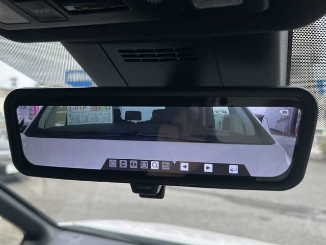 トヨタ ヴォクシー ハイブリッド S－Z 岐阜県 2022(令4)年 0.6万km ホワイトパールクリスタルシャイン /ワンオーナー//メーカーOP 10.5インチディスプレイオーディオPlus/(AppleCarPlay/AndroidAuto/Miracast/BT/USB)//メーカーOP フルセグTV・CD.DVDデッキ//メーカーOP ビルトインＥＴＣ２.０//メーカーOP プロジェクター式LEDヘッドランプ/(LEDターンランプ/LEDクリアランスランプ)/(オートレベリング機能/デイライト機能付)/(アダプティブハイビームシステム)//メーカーOP トヨタチームメイト/(アドバンスドパーク『リモート機能付』)/(パーキングサポートブレーキ『周囲静止物』)//メーカーOP パノラミックビューモニター/(パーキングサポートブレーキ『後方歩行者』)//メーカーOP ユニバーサルステップ//メーカーOP ドライビングサポートPkg/(カラーヘッドアップディスプレイ/デジタルインナーミラー)//メーカーOP 快適利便Pkg(High)/(ハンズフリーデュアルパワースライドドア)/(パワーバックドア/ナノイーX/ステアリングヒーター)//モデリスタエアロパーツセットB/(フロントスポイラー/サイドスカート/リアスカート)/(シグネチャーイルミグリル/イルミルーフスポイラー)//モデリスタ18インチAW//Toyota Safty Sence//シートヒーター//スペアキー