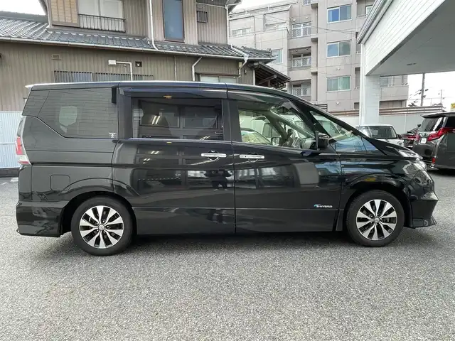 日産 セレナ ハイウェイスター プロパイロットED 愛知県 2017(平29)年 6.6万km ダイヤモンドブラック 純SDナビテレビ/フルセグテレビ/純フリップダウンモニター/両側パワースライドドア/プロパイロット/バックカメラ/ドライブレコーダー/エマージェンシーブレーキ/純16インチAW/社外AW付スタッドレスタイヤ車載