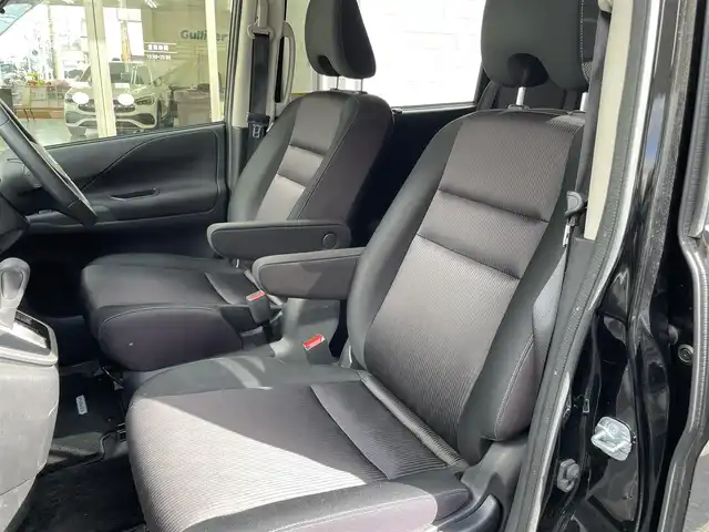 日産 セレナ ハイウェイスター プロパイロットED 愛知県 2017(平29)年 6.6万km ダイヤモンドブラック 純SDナビテレビ/フルセグテレビ/純フリップダウンモニター/両側パワースライドドア/プロパイロット/バックカメラ/ドライブレコーダー/エマージェンシーブレーキ/純16インチAW/社外AW付スタッドレスタイヤ車載