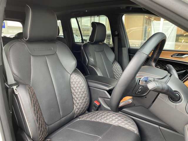 クライスラー・ジープ ジープ グランドチェロキー サミットリザーブ 4xe 福岡県 2023(令5)年 2万km 白 パノラマサンルーフ/アダプティブクルーズコントロール/ブラインドスポットモニター/レーンキープアシスト/黒革シート/ハンドルヒーター　/全席シートヒーター/全席ベンチレーション　/マッサージ機能　/ワイヤレス充電/全方位カメラ　/パワーバックドア/前後ドライブレコーダー/純正21インチアルミホイール/ETC