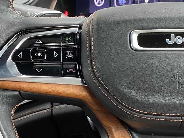 クライスラー・ジープ ジープ グランドチェロキー サミットリザーブ 4xe 福岡県 2023(令5)年 2万km 白 パノラマサンルーフ/アダプティブクルーズコントロール/ブラインドスポットモニター/レーンキープアシスト/黒革シート/ハンドルヒーター　/全席シートヒーター/全席ベンチレーション　/マッサージ機能　/ワイヤレス充電/全方位カメラ　/パワーバックドア/前後ドライブレコーダー/純正21インチアルミホイール/ETC