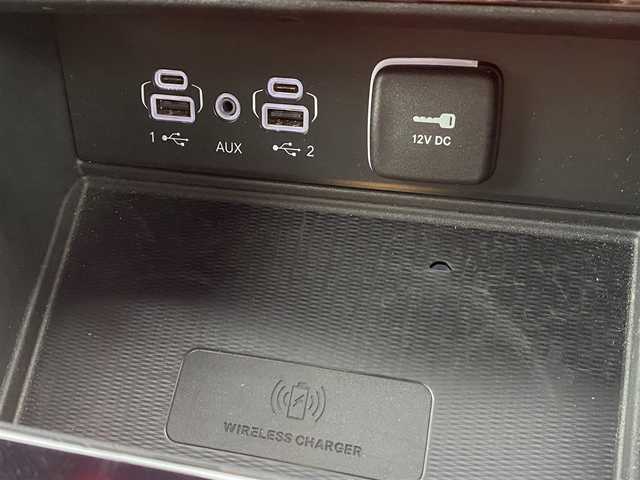 クライスラー・ジープ ジープ グランドチェロキー サミットリザーブ 4xe 福岡県 2023(令5)年 2万km 白 パノラマサンルーフ/アダプティブクルーズコントロール/ブラインドスポットモニター/レーンキープアシスト/黒革シート/ハンドルヒーター　/全席シートヒーター/全席ベンチレーション　/マッサージ機能　/ワイヤレス充電/全方位カメラ　/パワーバックドア/前後ドライブレコーダー/純正21インチアルミホイール/ETC