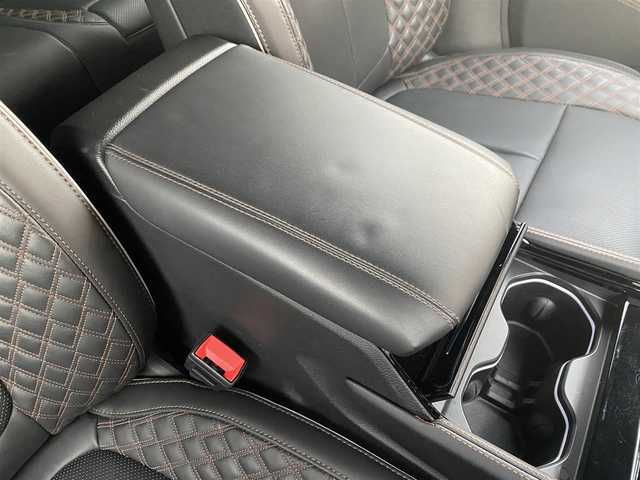 クライスラー・ジープ ジープ グランドチェロキー サミットリザーブ 4xe 福岡県 2023(令5)年 2万km 白 パノラマサンルーフ/アダプティブクルーズコントロール/ブラインドスポットモニター/レーンキープアシスト/黒革シート/ハンドルヒーター　/全席シートヒーター/全席ベンチレーション　/マッサージ機能　/ワイヤレス充電/全方位カメラ　/パワーバックドア/前後ドライブレコーダー/純正21インチアルミホイール/ETC