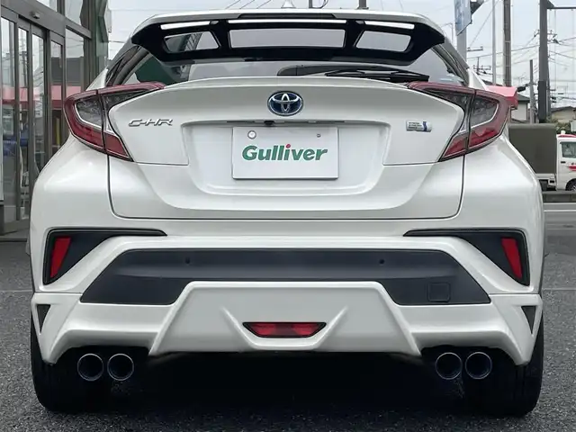 トヨタ Ｃ－ＨＲ G 埼玉県 2018(平30)年 7.2万km ホワイトパールクリスタルシャイン ・ＴＲＤ　ＬＥＤライト付きＦスポイラー/・ＴＲＤサイド＆リアアンダースポイラー　/・リアゲートスポイラー　/・テールゲートスポイラー　/・サイドドアガーニッシュ　/・社外マフラー/・純正18インチアルミ/・純正ナビフルセグTV/・DVD　BTA　/・バックカメラ/・ETC2.0/・ドライブレコーダー/・ハーフレザーシート/・シートひたー/・コンビステアリング/・レーダークルーズコントロール/・BSM/・オートライト/・オートハイビーム/・LEDヘットライト/・LEDフォグライト/・コーナーセンサー/・フロアマット/・サイドバイザー/・ディーラー記録複数年有