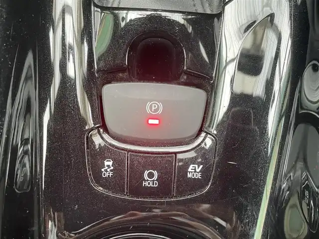 トヨタ Ｃ－ＨＲ G 埼玉県 2018(平30)年 7.2万km ホワイトパールクリスタルシャイン ・ＴＲＤ　ＬＥＤライト付きＦスポイラー/・ＴＲＤサイド＆リアアンダースポイラー　/・リアゲートスポイラー　/・テールゲートスポイラー　/・サイドドアガーニッシュ　/・社外マフラー/・純正18インチアルミ/・純正ナビフルセグTV/・DVD　BTA　/・バックカメラ/・ETC2.0/・ドライブレコーダー/・ハーフレザーシート/・シートひたー/・コンビステアリング/・レーダークルーズコントロール/・BSM/・オートライト/・オートハイビーム/・LEDヘットライト/・LEDフォグライト/・コーナーセンサー/・フロアマット/・サイドバイザー/・ディーラー記録複数年有