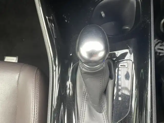 トヨタ Ｃ－ＨＲ G 埼玉県 2018(平30)年 7.2万km ホワイトパールクリスタルシャイン ・ＴＲＤ　ＬＥＤライト付きＦスポイラー/・ＴＲＤサイド＆リアアンダースポイラー　/・リアゲートスポイラー　/・テールゲートスポイラー　/・サイドドアガーニッシュ　/・社外マフラー/・純正18インチアルミ/・純正ナビフルセグTV/・DVD　BTA　/・バックカメラ/・ETC2.0/・ドライブレコーダー/・ハーフレザーシート/・シートひたー/・コンビステアリング/・レーダークルーズコントロール/・BSM/・オートライト/・オートハイビーム/・LEDヘットライト/・LEDフォグライト/・コーナーセンサー/・フロアマット/・サイドバイザー/・ディーラー記録複数年有
