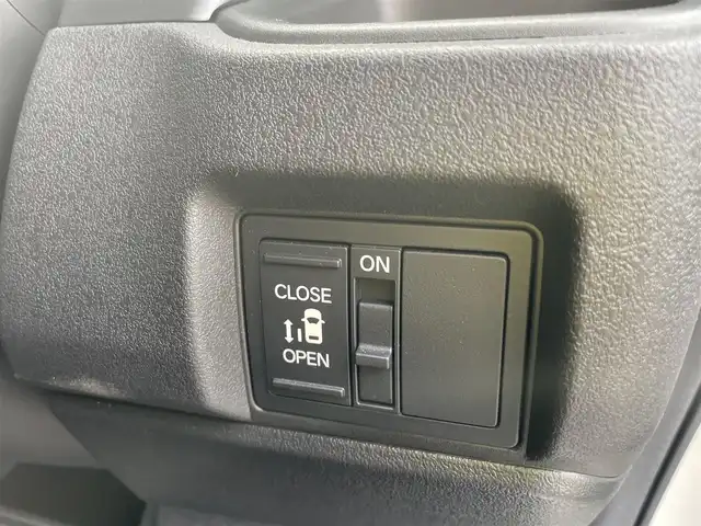 ホンダ Ｎ ＢＯＸ カスタム 石川県 2024(令6)年 1.2万km プラチナホワイトパール 純正8型ディスプレイオーディオ/バックカメラ/LEDヘッドライト/パーキングセンサー/片側パワースライドドア/ドライブレコーダー/ホンダセンシング/レーダークルーズ/純正アルミホイール/スマートキー/シートヒーター/プッシュスタート/レーンキープアシスト