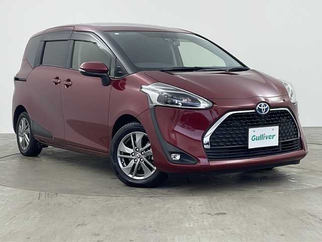 トヨタ シエンタ ハイブリッド ファンベースG クエロ 兵庫県 2020(令2)年 6.2万km センシュアルレッドマイカ ・純正ナビ/Bluetooth/CD/DVD/SD/TV/・バックカメラ/・トヨタセーフティセンス/・プリクラッシュセーフティ/・レーンディバーチャーアラート/・パーキングサポートブレーキ/・オートマチックハイビーム/・クルーズコントロール/・先行車発進告知機能/・ドライブスタートコントロール/・クリアランスソナー/・電子制御ブレーキシステム/・車両接近通報装置/・横滑り防止装置/・両側パワースライドドア/・ステアリングスイッチ/・ステアリングヒーター/・シート素材：合皮×スエード調/・前席シートヒーター/・純正フロアマット/・LEDヘッドライト/・フォグランプ/・純正15インチアルミホイール/・前後ドライブレコーダー/・ビルトインETC2.0/・AC100V充電/・スマートキー/・保証書