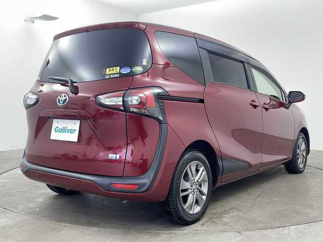 トヨタ シエンタ ハイブリッド ファンベースG クエロ 兵庫県 2020(令2)年 6.2万km センシュアルレッドマイカ ・純正ナビ/Bluetooth/CD/DVD/SD/TV/・バックカメラ/・トヨタセーフティセンス/・プリクラッシュセーフティ/・レーンディバーチャーアラート/・パーキングサポートブレーキ/・オートマチックハイビーム/・クルーズコントロール/・先行車発進告知機能/・ドライブスタートコントロール/・クリアランスソナー/・電子制御ブレーキシステム/・車両接近通報装置/・横滑り防止装置/・両側パワースライドドア/・ステアリングスイッチ/・ステアリングヒーター/・シート素材：合皮×スエード調/・前席シートヒーター/・純正フロアマット/・LEDヘッドライト/・フォグランプ/・純正15インチアルミホイール/・前後ドライブレコーダー/・ビルトインETC2.0/・AC100V充電/・スマートキー/・保証書
