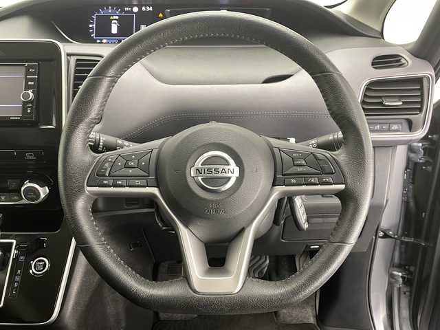 日産 セレナ ハイウェイスター V 長野県 2019(令1)年 5.7万km ダークメタルグレー 4WD/純正ナビ/ＣＤ・ＤＶＤ再生/地デジＴＶ/バックカメラ/アラウンドビューモニター/両側パワースライドドア/エマージェンシーブレーキ/LEDヘッドライト/オートライト/クルーズコントロール/ETC/純正アルミホイール/スマートキー/プッシュスタート/スペアキー/アイドリングストップ