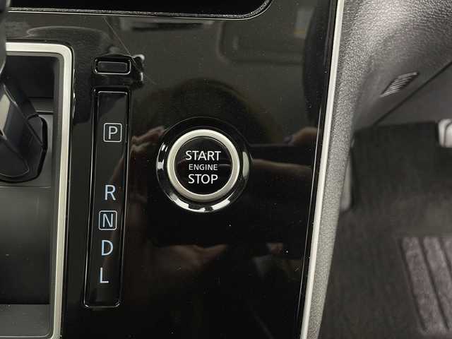 日産 セレナ ハイウェイスター V 長野県 2019(令1)年 5.7万km ダークメタルグレー 4WD/純正ナビ/ＣＤ・ＤＶＤ再生/地デジＴＶ/バックカメラ/アラウンドビューモニター/両側パワースライドドア/エマージェンシーブレーキ/LEDヘッドライト/オートライト/クルーズコントロール/ETC/純正アルミホイール/スマートキー/プッシュスタート/スペアキー/アイドリングストップ