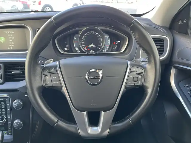 ボルボ Ｖ４０ D4 モメンタム 山梨県 2016(平28)年 5.4万km アイスホワイト ＡＣＣ/レーンキープアシスト/ブラインドスポット/純正ＨＤＤナビ/ＢＴ/ＵＳＢ/ＴＶ/運転席パワーシート/ハーフレザーシート/ＥＴＣ