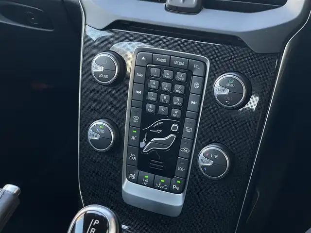 ボルボ Ｖ４０ D4 モメンタム 山梨県 2016(平28)年 5.4万km アイスホワイト ＡＣＣ/レーンキープアシスト/ブラインドスポット/純正ＨＤＤナビ/ＢＴ/ＵＳＢ/ＴＶ/運転席パワーシート/ハーフレザーシート/ＥＴＣ