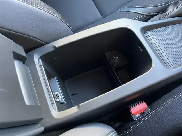 ボルボ Ｖ４０ D4 モメンタム 山梨県 2016(平28)年 5.4万km アイスホワイト ＡＣＣ/レーンキープアシスト/ブラインドスポット/純正ＨＤＤナビ/ＢＴ/ＵＳＢ/ＴＶ/運転席パワーシート/ハーフレザーシート/ＥＴＣ