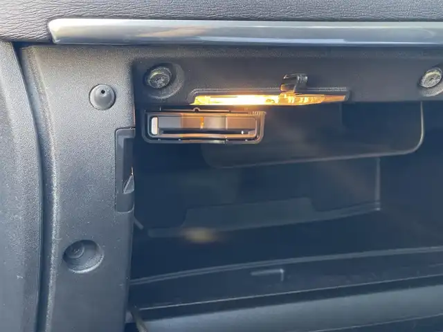 ボルボ Ｖ４０ D4 モメンタム 山梨県 2016(平28)年 5.4万km アイスホワイト ＡＣＣ/レーンキープアシスト/ブラインドスポット/純正ＨＤＤナビ/ＢＴ/ＵＳＢ/ＴＶ/運転席パワーシート/ハーフレザーシート/ＥＴＣ