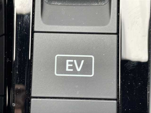 日産 ノート オーテック 茨城県 2023(令5)年 0.6万km ピュアホワイトパール 純正SDナビ(Bluetooth/フルセグTV/バックカメラ)/LEDオートライト/オートマチックハイビーム/サイドエアバッグ/スマートキー/冷房AAC/USB入力端子/レザーシート/純正エアロ/16インチ純正アルミホイール/コーナーセンサー/純正フロアマット