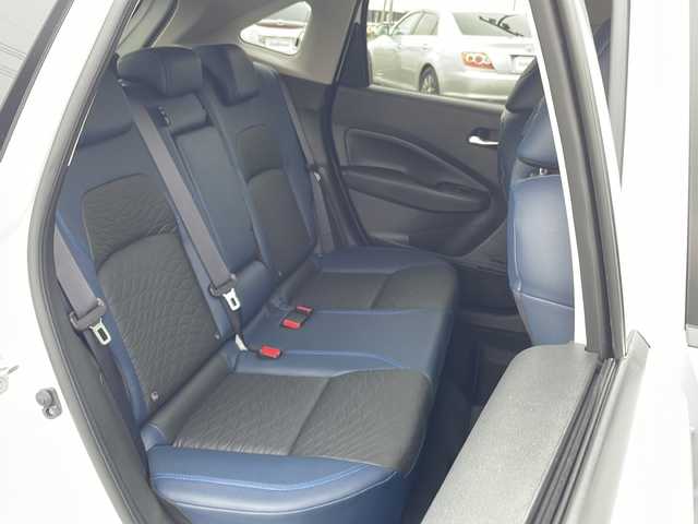 日産 ノート オーテック 茨城県 2023(令5)年 0.6万km ピュアホワイトパール 純正SDナビ(Bluetooth/フルセグTV/バックカメラ)/LEDオートライト/オートマチックハイビーム/サイドエアバッグ/スマートキー/冷房AAC/USB入力端子/レザーシート/純正エアロ/16インチ純正アルミホイール/コーナーセンサー/純正フロアマット