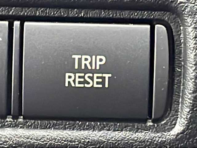 日産 ノート オーテック 茨城県 2023(令5)年 0.6万km ピュアホワイトパール 純正SDナビ(Bluetooth/フルセグTV/バックカメラ)/LEDオートライト/オートマチックハイビーム/サイドエアバッグ/スマートキー/冷房AAC/USB入力端子/レザーシート/純正エアロ/16インチ純正アルミホイール/コーナーセンサー/純正フロアマット