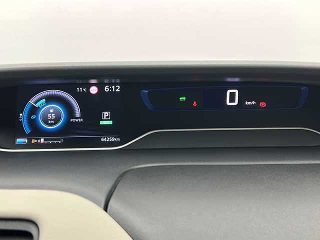 日産 セレナ e－パワー ハイウェイスター V 宮城県 2020(令2)年 6.5万km ブリリアントホワイトパール 2トーン 禁煙車/純正11.3インチフリップダウンモニター/プロパイロット/３６０°セーフティアシスト/・インテリジェントエマージェンシーブレーキ/・ふらつき警報/・アラウンドビューモニター/・車線逸脱警報/・車線逸脱防止支援/・後側方車両検知警報/・後側方衝突防止支援/・クロストラフィックアラート/デジタルインナーミラー/両側パワースライドドア/純正10インチSDナビ/・BT/CD/DVD/ブルーレイ/SD/AM/FM/フルセグTV/純正ドライブレコーダー/ビルトインETC/革巻きステアリング/ステアリングスイッチ/プッシュスタート/スマートキー/純正15インチアルミホイール/ドアバイザー/サンシェード/後席テーブル