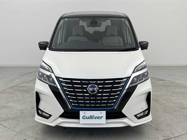 日産 セレナ e－パワー ハイウェイスター V 宮城県 2020(令2)年 6.5万km ブリリアントホワイトパール 2トーン 禁煙車/純正11.3インチフリップダウンモニター/プロパイロット/３６０°セーフティアシスト/・インテリジェントエマージェンシーブレーキ/・ふらつき警報/・アラウンドビューモニター/・車線逸脱警報/・車線逸脱防止支援/・後側方車両検知警報/・後側方衝突防止支援/・クロストラフィックアラート/デジタルインナーミラー/両側パワースライドドア/純正10インチSDナビ/・BT/CD/DVD/ブルーレイ/SD/AM/FM/フルセグTV/純正ドライブレコーダー/ビルトインETC/革巻きステアリング/ステアリングスイッチ/プッシュスタート/スマートキー/純正15インチアルミホイール/ドアバイザー/サンシェード/後席テーブル