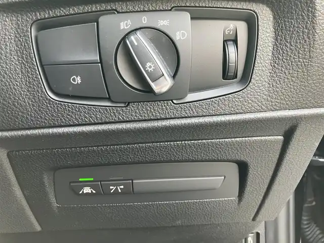 ＢＭＷ Ｍ１３５ｉ 山口県 2015(平27)年 2.8万km サファイアブラックP 純正HDDナビ・地デジチューナー/BluetoothAudio接続/バックカメラ/インテリジェントセーフティ/車線逸脱警報/クルーズコントロール/LEDオートライト/Fパワーシート/フロントスポイラー/ローダウン（バネ）/フロントグリル黒/ドライブレコーダー/スマートキー/ETC