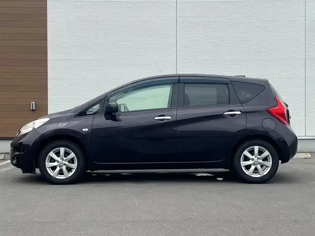 日産 ノート メダリスト 秋田県 2012(平24)年 19.2万km オーロラモーヴ 純正ナビ/フルセグ/全方位カメラ/純正アルミ/スマートキー/アイドリングストップ/プッシュスタート/ETC/純正フロアマット/純正ドアバイザー/オートライト/オートエアコン/パワーステアリング/パワーウィンドウ/レベライザー/横滑り防止/電動格納ミラー/保証書/取扱説明書/記録簿