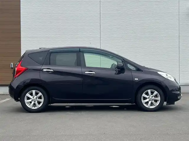 日産 ノート メダリスト 秋田県 2012(平24)年 19.2万km オーロラモーヴ 純正ナビ/フルセグ/全方位カメラ/純正アルミ/スマートキー/アイドリングストップ/プッシュスタート/ETC/純正フロアマット/純正ドアバイザー/オートライト/オートエアコン/パワーステアリング/パワーウィンドウ/レベライザー/横滑り防止/電動格納ミラー/保証書/取扱説明書/記録簿