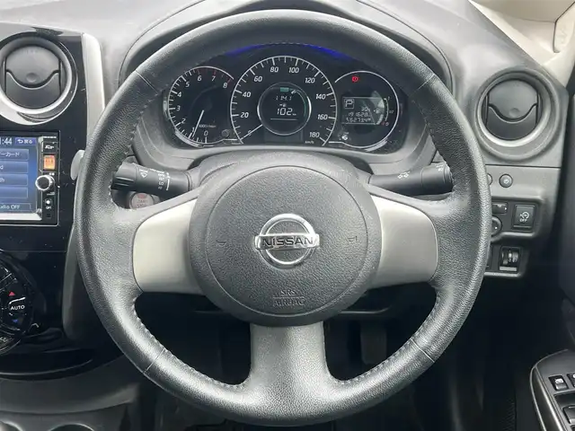 日産 ノート メダリスト 秋田県 2012(平24)年 19.2万km オーロラモーヴ 純正ナビ/フルセグ/全方位カメラ/純正アルミ/スマートキー/アイドリングストップ/プッシュスタート/ETC/純正フロアマット/純正ドアバイザー/オートライト/オートエアコン/パワーステアリング/パワーウィンドウ/レベライザー/横滑り防止/電動格納ミラー/保証書/取扱説明書/記録簿