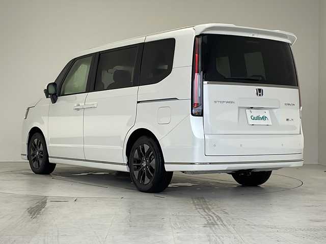 ホンダ ステップワゴン スパーダ eHEV 愛知県 2025(令7)年 0.1万km未満 プラチナホワイトパール 登録済未使用車/衝突軽減システム/純正11型SDナビ/両側パワースライドドア/レーダークルーズコントロール/シートヒーター/フルセグ/CD /DVD/Bluetooth/バックカメラ/電動リアゲート/コーナーセンサー/純正アルミホイール/ブラインドスポットモニター/LEDヘッドライト/パドルシフト/ステアリングスイッチ/スマートキー/プッシュスタート