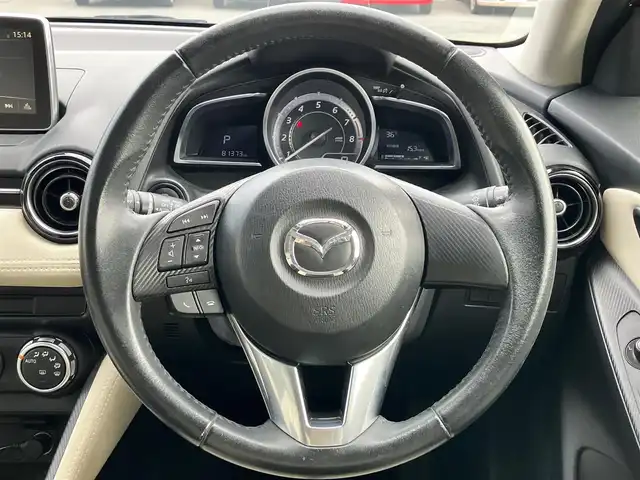 マツダ デミオ 13S Lパッケージ 静岡県 2014(平26)年 8.2万km ソウルレッドプレミアムメタリック エンジンスタートボタン/パワーステアリング/パワーウィンドウ/アイドリングストップ/スマートキー/スペアキー１本/オートエアコン/純正SDナビ（BT）/バックカメラ/ドライブレコーダー/純正フロアマット/純正アルミホイール/ハーフレザー/ABS/横滑り防止装置/オートライト/LEDヘッドライト/W+サイドエアバック/衝突軽減システム/純正アームレスト