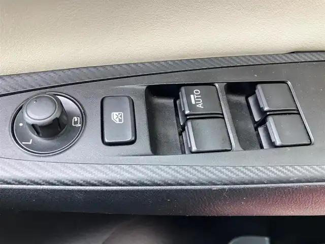 マツダ デミオ 13S Lパッケージ 静岡県 2014(平26)年 8.2万km ソウルレッドプレミアムメタリック エンジンスタートボタン/パワーステアリング/パワーウィンドウ/アイドリングストップ/スマートキー/スペアキー１本/オートエアコン/純正SDナビ（BT）/バックカメラ/ドライブレコーダー/純正フロアマット/純正アルミホイール/ハーフレザー/ABS/横滑り防止装置/オートライト/LEDヘッドライト/W+サイドエアバック/衝突軽減システム/純正アームレスト