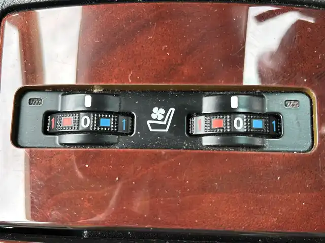 レクサス ＨＳ 250h バージョンI 福島県 2010(平22)年 7.7万km ホワイトパールクリスタルシャイン 純正ナビゲーション/【CD/DVD/USB/AUX/TV】/バックカメラ/ビルトインETC/サンルーフ/ステアリングリモコン/ヘッドアップディスプレイ/クルーズコントロール/アイドリングストップ/LEDオートライト/純正フロアマット/純正ドアバイザー