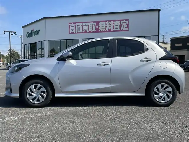トヨタ ヤリス X 道央・札幌 2021(令3)年 3.8万km シルバーM ４WD/寒冷地仕様/純正メーカーナビ/AM/FM/BT/トヨタセーフティセンス/衝突被害軽減ブレーキ/横滑り防止装置/レーダークルーズコントロール/レーンキープアシスト/クリアランスソナー/バックカメラ/ETC/ワイパーデアイサー/DRIVEMODE/ステアリングリモコン/プッシュスタート/スマートキー/ハロゲンヘッドライト/オートライト/オートマチックハイビーム/電動格納ミラー/ウィンカーミラー/純正フロアマット/ドアバイザー