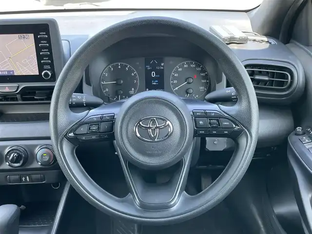 トヨタ ヤリス X 道央・札幌 2021(令3)年 3.8万km シルバーM ４WD/寒冷地仕様/純正メーカーナビ/AM/FM/BT/トヨタセーフティセンス/衝突被害軽減ブレーキ/横滑り防止装置/レーダークルーズコントロール/レーンキープアシスト/クリアランスソナー/バックカメラ/ETC/ワイパーデアイサー/DRIVEMODE/ステアリングリモコン/プッシュスタート/スマートキー/ハロゲンヘッドライト/オートライト/オートマチックハイビーム/電動格納ミラー/ウィンカーミラー/純正フロアマット/ドアバイザー