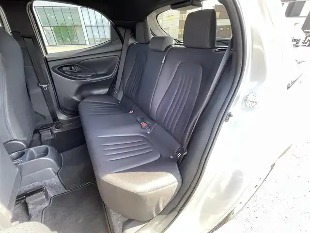 トヨタ ヤリス X 道央・札幌 2021(令3)年 3.8万km シルバーM ４WD/寒冷地仕様/純正メーカーナビ/AM/FM/BT/トヨタセーフティセンス/衝突被害軽減ブレーキ/横滑り防止装置/レーダークルーズコントロール/レーンキープアシスト/クリアランスソナー/バックカメラ/ETC/ワイパーデアイサー/DRIVEMODE/ステアリングリモコン/プッシュスタート/スマートキー/ハロゲンヘッドライト/オートライト/オートマチックハイビーム/電動格納ミラー/ウィンカーミラー/純正フロアマット/ドアバイザー