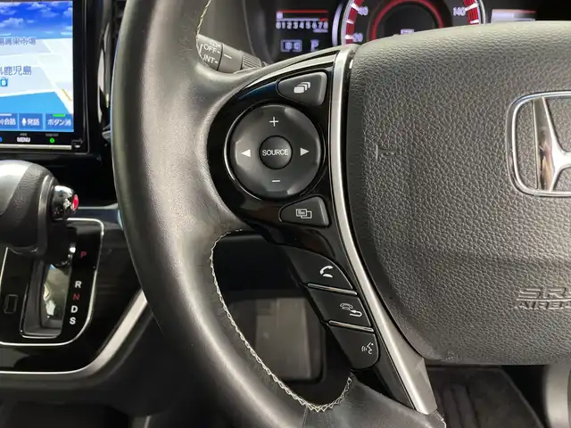 ホンダ オデッセイ アブソルート ホンダセンシング 鹿児島県 2019(平31)年 5.6万km プラチナホワイトパール 純正ナビ/(BT/CD/DVD/AM/FM/フルセグTV)/ホンダセンシング/アラウンドビューモニター/パーキングアシスト/レーダークルーズコントロール/ALPINE製フリップダウンモニター/オットマンシート/ハーフレザーシート/アイドリングストップ/前後ドライブレコーダー/ETC2.0/両側パワースライドドア/運転席パワーシート/パドルシフト/HDMI/純正17インチアルミホイール/純正フロアマット/保証書/取扱説明書