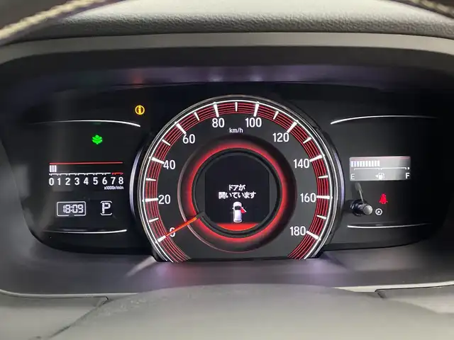 ホンダ オデッセイ アブソルート ホンダセンシング 鹿児島県 2019(平31)年 5.6万km プラチナホワイトパール 純正ナビ/(BT/CD/DVD/AM/FM/フルセグTV)/ホンダセンシング/アラウンドビューモニター/パーキングアシスト/レーダークルーズコントロール/ALPINE製フリップダウンモニター/オットマンシート/ハーフレザーシート/アイドリングストップ/前後ドライブレコーダー/ETC2.0/両側パワースライドドア/運転席パワーシート/パドルシフト/HDMI/純正17インチアルミホイール/純正フロアマット/保証書/取扱説明書