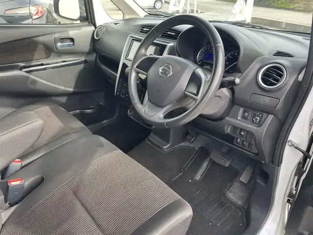 日産 デイズ ハイウェイスターG 富山県 2017(平29)年 7.1万km ホワイトパール アラウンドビューモニター/／社外７インチナビ/／フルセグＴＶ/／ＣＤ再生/／ＵＳＢ入力/／スマートキー/／プッシュスタート/／衝突軽減ブレーキ/／オートマチックハイビーム/／ＨＩＤオートライト/／フォグライト