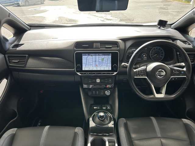 日産 リーフ e+ G 愛知県 2020(令2)年 1.6万km ブリリアントホワイトパール ワンオーナー/純正ナビ/フルセグテレビ/バックカメラ/アラウンドビュー/Bluetooth/ウィンカーミラー/クルーズコントロール/ドアバイザー/プッシュスタート/ビルトインETC2.0/プロパイロット/HDMI/BSM/BOSE