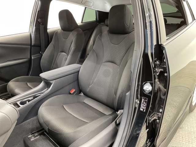 トヨタ プリウス SセーフティプラスⅡ 栃木県 2022(令4)年 4.1万km アティチュードブラックマイカ ワンオーナー/モデリスタエアロ/純正ディスプレイオーディオ/(Bluetooth・USB)/全方位カメラ/バックカメラ/トヨタセーフティセンス/ ・プリクラッシュセーフティ/ ・レーンキープアシスト/ ・レーダークルーズコントロール/ ・オートハイビーム/前後コーナーセンサー/ブラインドスポットモニター/AC100V充電/LEDヘッドライト/オートライト/フォグランプ/アルミ付きスタッドレスタイヤ積込/スマートキー