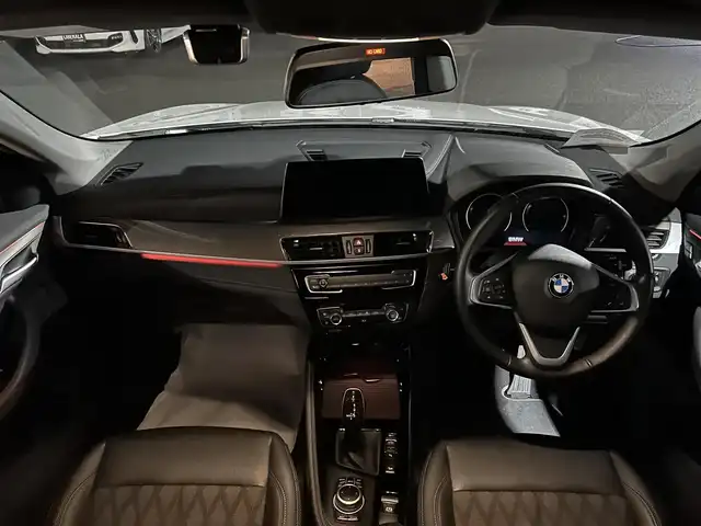 ＢＭＷ Ｘ１ xDrive 18d xライン 岐阜県 2020(令2)年 3.5万km ミネラルホワイト アドバンスドアクティブセーフティパッケージ/ドライビングアシストプラス/　アクティブクルーズコントロール　ストップゴー機能付/コンフォートパッケージ/　スライディング・リヤ・シート/　電動フロントシート　運転席助手席　運転席メモリー機能付/ドライビングアシスト/　レーンディパーチャーウォーニング/　前車接近警告機能/　衝突回避・被害軽減ブレーキ/リヤビューカメラ（予想進路表示機能付）