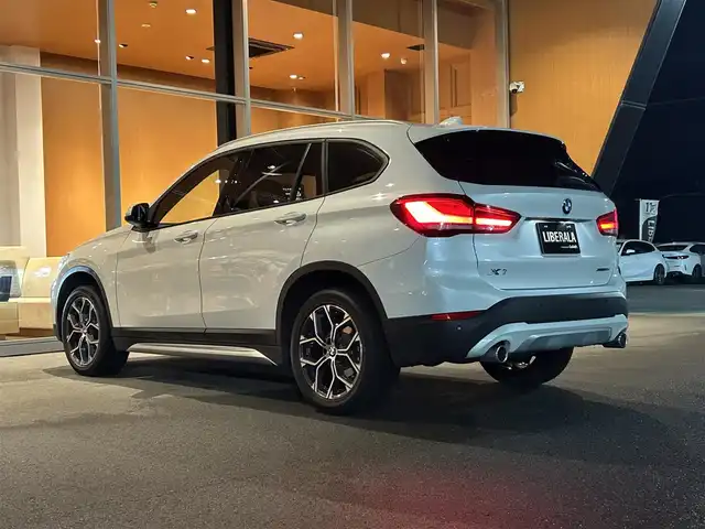 ＢＭＷ Ｘ１ xDrive 18d xライン 岐阜県 2020(令2)年 3.5万km ミネラルホワイト アドバンスドアクティブセーフティパッケージ/ドライビングアシストプラス/　アクティブクルーズコントロール　ストップゴー機能付/コンフォートパッケージ/　スライディング・リヤ・シート/　電動フロントシート　運転席助手席　運転席メモリー機能付/ドライビングアシスト/　レーンディパーチャーウォーニング/　前車接近警告機能/　衝突回避・被害軽減ブレーキ/リヤビューカメラ（予想進路表示機能付）