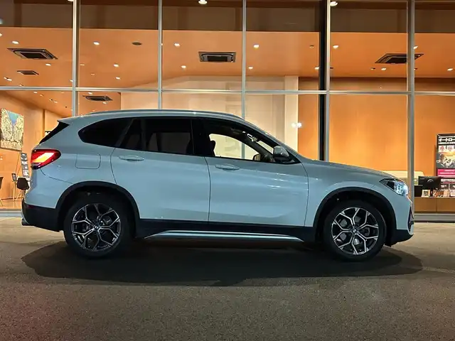 ＢＭＷ Ｘ１ xDrive 18d xライン 岐阜県 2020(令2)年 3.5万km ミネラルホワイト アドバンスドアクティブセーフティパッケージ/ドライビングアシストプラス/　アクティブクルーズコントロール　ストップゴー機能付/コンフォートパッケージ/　スライディング・リヤ・シート/　電動フロントシート　運転席助手席　運転席メモリー機能付/ドライビングアシスト/　レーンディパーチャーウォーニング/　前車接近警告機能/　衝突回避・被害軽減ブレーキ/リヤビューカメラ（予想進路表示機能付）