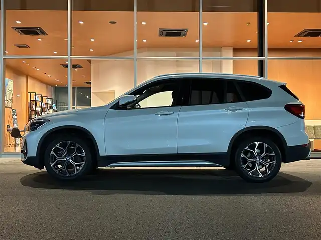 ＢＭＷ Ｘ１ xDrive 18d xライン 岐阜県 2020(令2)年 3.5万km ミネラルホワイト アドバンスドアクティブセーフティパッケージ/ドライビングアシストプラス/　アクティブクルーズコントロール　ストップゴー機能付/コンフォートパッケージ/　スライディング・リヤ・シート/　電動フロントシート　運転席助手席　運転席メモリー機能付/ドライビングアシスト/　レーンディパーチャーウォーニング/　前車接近警告機能/　衝突回避・被害軽減ブレーキ/リヤビューカメラ（予想進路表示機能付）