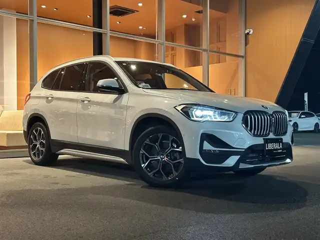 ＢＭＷ Ｘ１ xDrive 18d xライン 岐阜県 2020(令2)年 3.5万km ミネラルホワイト アドバンスドアクティブセーフティパッケージ/ドライビングアシストプラス/　アクティブクルーズコントロール　ストップゴー機能付/コンフォートパッケージ/　スライディング・リヤ・シート/　電動フロントシート　運転席助手席　運転席メモリー機能付/ドライビングアシスト/　レーンディパーチャーウォーニング/　前車接近警告機能/　衝突回避・被害軽減ブレーキ/リヤビューカメラ（予想進路表示機能付）