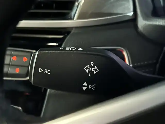 ＢＭＷ Ｘ１ xDrive 18d xライン 岐阜県 2020(令2)年 3.5万km ミネラルホワイト アドバンスドアクティブセーフティパッケージ/ドライビングアシストプラス/　アクティブクルーズコントロール　ストップゴー機能付/コンフォートパッケージ/　スライディング・リヤ・シート/　電動フロントシート　運転席助手席　運転席メモリー機能付/ドライビングアシスト/　レーンディパーチャーウォーニング/　前車接近警告機能/　衝突回避・被害軽減ブレーキ/リヤビューカメラ（予想進路表示機能付）