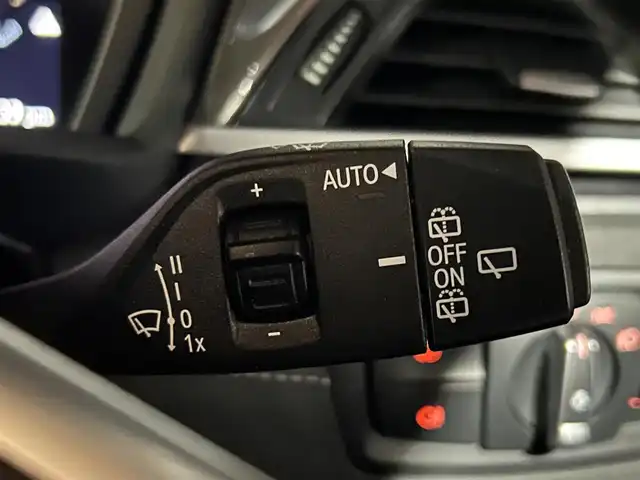 ＢＭＷ Ｘ１ xDrive 18d xライン 岐阜県 2020(令2)年 3.5万km ミネラルホワイト アドバンスドアクティブセーフティパッケージ/ドライビングアシストプラス/　アクティブクルーズコントロール　ストップゴー機能付/コンフォートパッケージ/　スライディング・リヤ・シート/　電動フロントシート　運転席助手席　運転席メモリー機能付/ドライビングアシスト/　レーンディパーチャーウォーニング/　前車接近警告機能/　衝突回避・被害軽減ブレーキ/リヤビューカメラ（予想進路表示機能付）