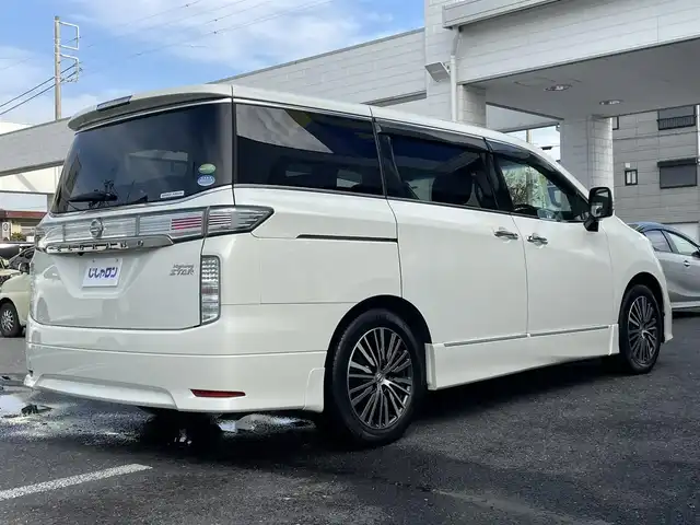 日産 エルグランド 250ハイウェイスター 埼玉県 2014(平26)年 11.8万km ブリリアントホワイトパール (株)IDOMが運営する【じしゃロン鳩ヶ谷店】の自社ローン対象車両になります。こちらは現金ご利用時の価格です。自社ローンご希望の方は別途その旨お申付け下さい。/純正ナビ（MM514D-L）　/  AM/FM/CD/DVD/フルセグＴＶ/両側パワースライドドア/ 　ワンタッチオートスライドドア/バックカメラ　/Ｗエアコン　/　 デュアルエアコン（前席）　/　 プラズマクラスター/革巻きステアリング　/ステアリングスイッチ/クルーズコントロール/フルエアロパーツ/オットマン（助手席/2列目）/キャプテンシート（前席/2列目）　/ETC/革巻きシフトレバー　/木目調パネル/ロールサンシェード（2列目/3列目）/ISOFIX/フォグランプ/電動格納式ウィンカーミラー