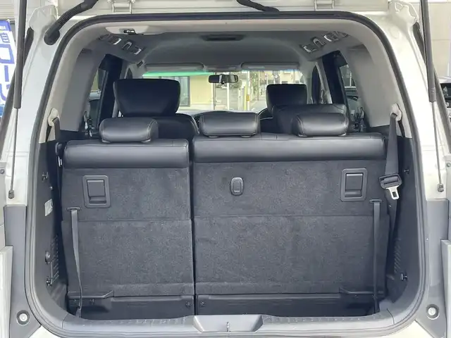 日産 エルグランド 250ハイウェイスター 埼玉県 2014(平26)年 11.8万km ブリリアントホワイトパール (株)IDOMが運営する【じしゃロン鳩ヶ谷店】の自社ローン対象車両になります。こちらは現金ご利用時の価格です。自社ローンご希望の方は別途その旨お申付け下さい。/純正ナビ（MM514D-L）　/  AM/FM/CD/DVD/フルセグＴＶ/両側パワースライドドア/ 　ワンタッチオートスライドドア/バックカメラ　/Ｗエアコン　/　 デュアルエアコン（前席）　/　 プラズマクラスター/革巻きステアリング　/ステアリングスイッチ/クルーズコントロール/フルエアロパーツ/オットマン（助手席/2列目）/キャプテンシート（前席/2列目）　/ETC/革巻きシフトレバー　/木目調パネル/ロールサンシェード（2列目/3列目）/ISOFIX/フォグランプ/電動格納式ウィンカーミラー